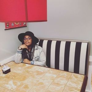 Meet your Posher, Paola